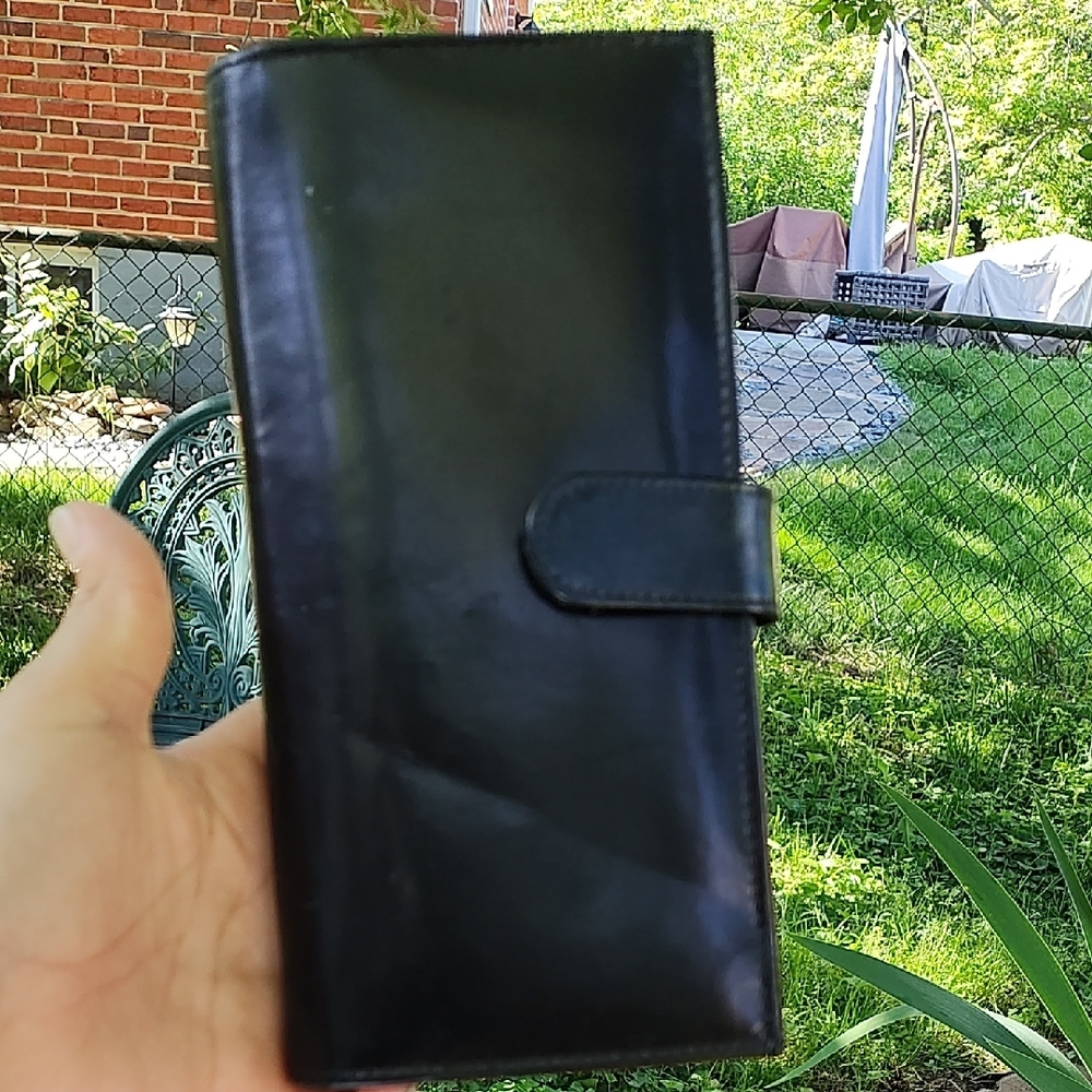 Elegant Black Leather Key & Card Holder